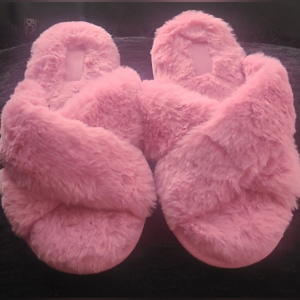 PINK Victoria's Secret Plush Crisscross Faux Fur Slide Slippers in Pink